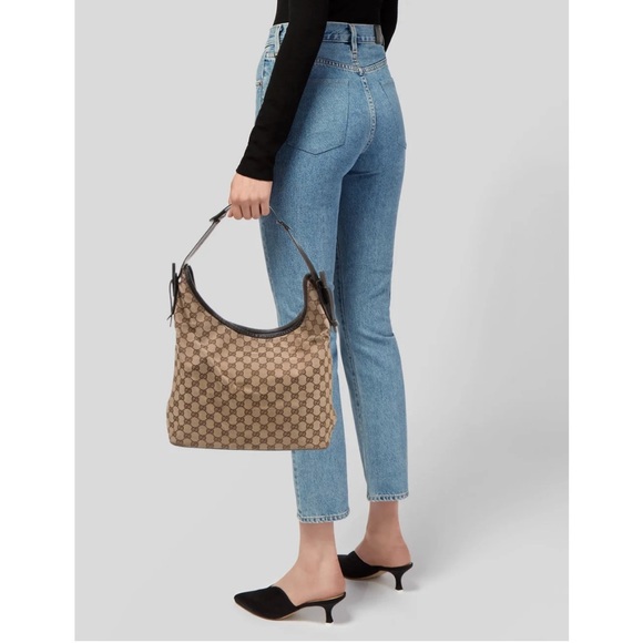 Gucci
GG Canvas Hobo - Picture 2 of 10